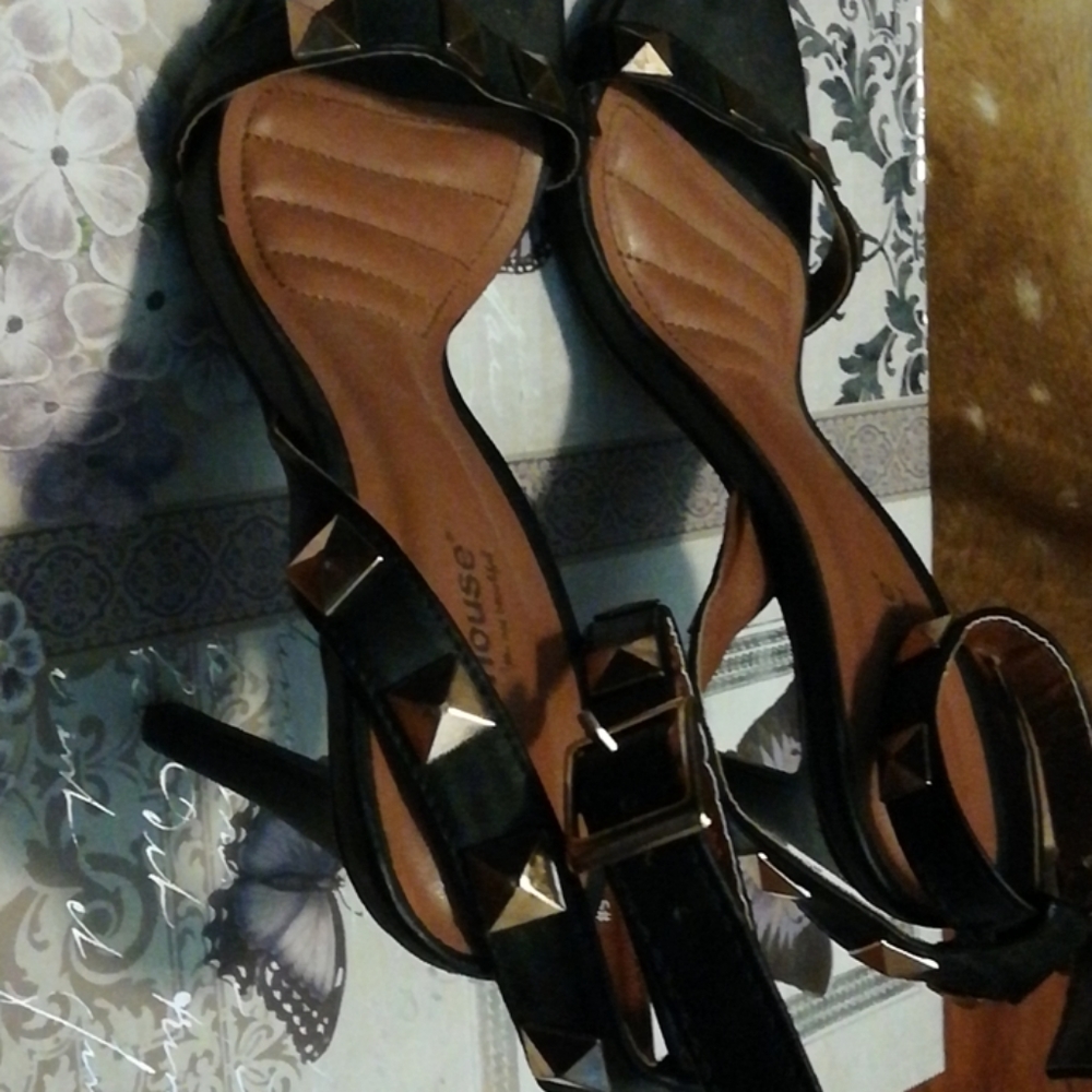 Shoes - Picture 2 of 2